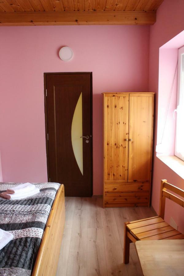 Kedvenc Vendégház Miskolc Esterno foto